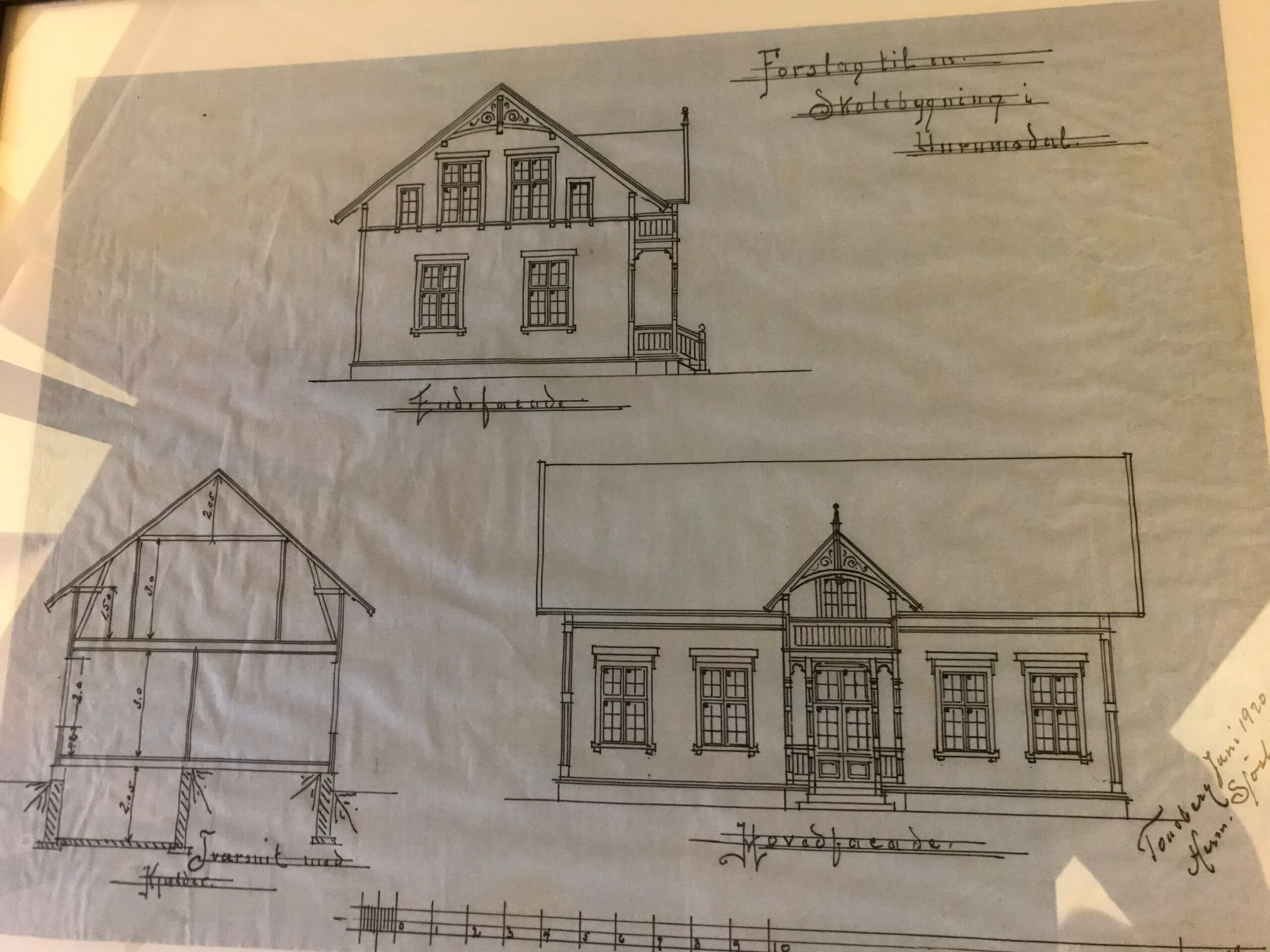 Hustegning av gamle Bjerkely skole.