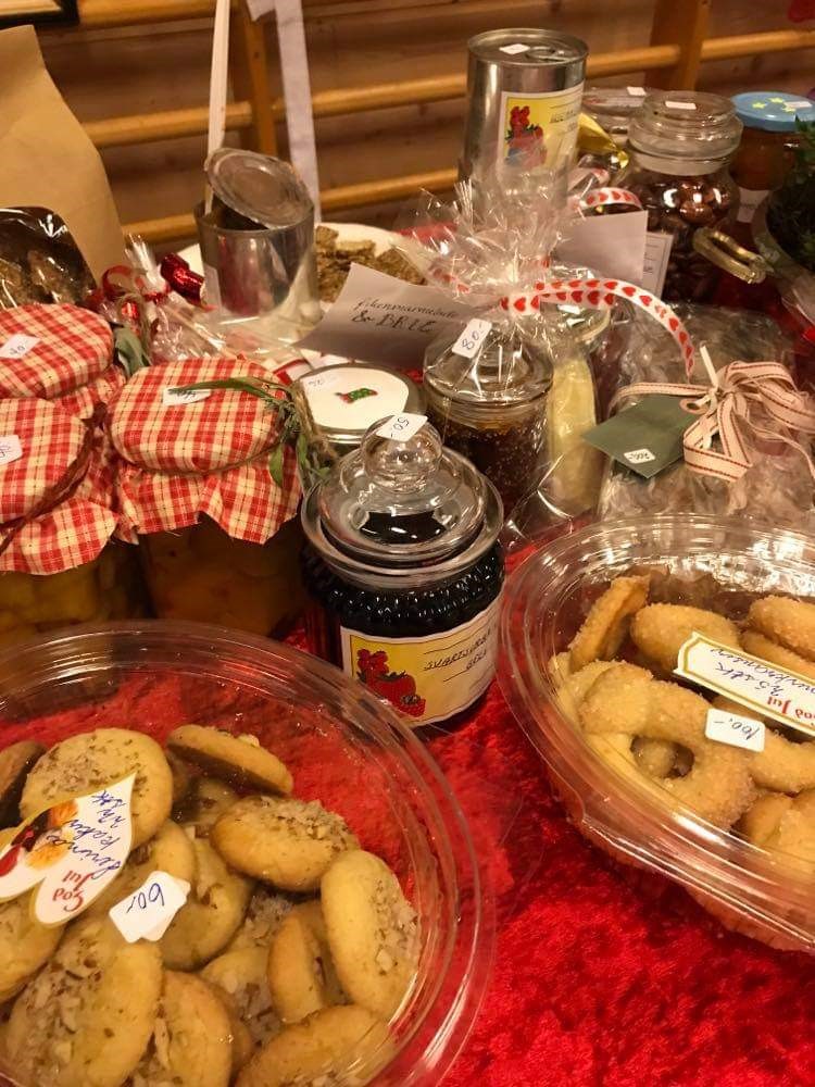 nærbilde av mat fra julemesse