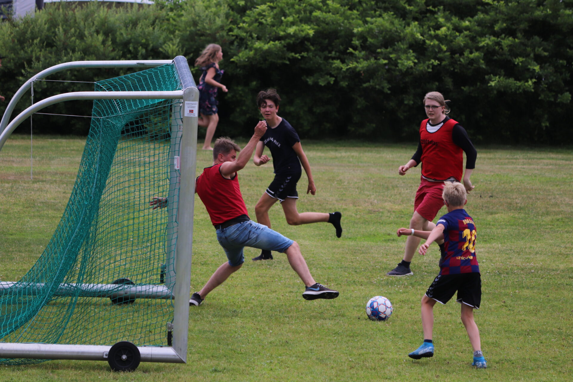 Høy fart på fotballbanen.