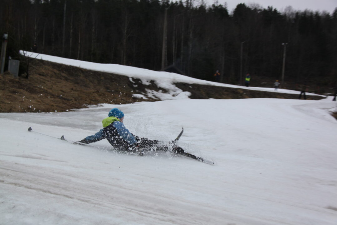 Bilde av fall på skidag i Storås.