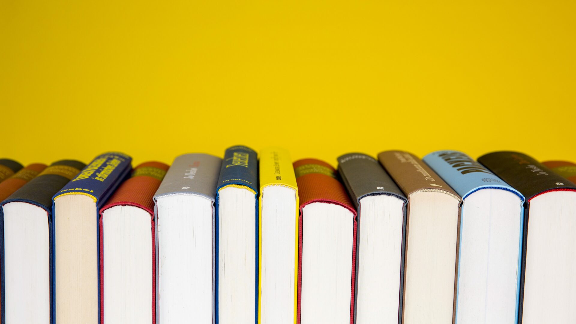 books-5937716-scaled-aspect-ratio-16-9