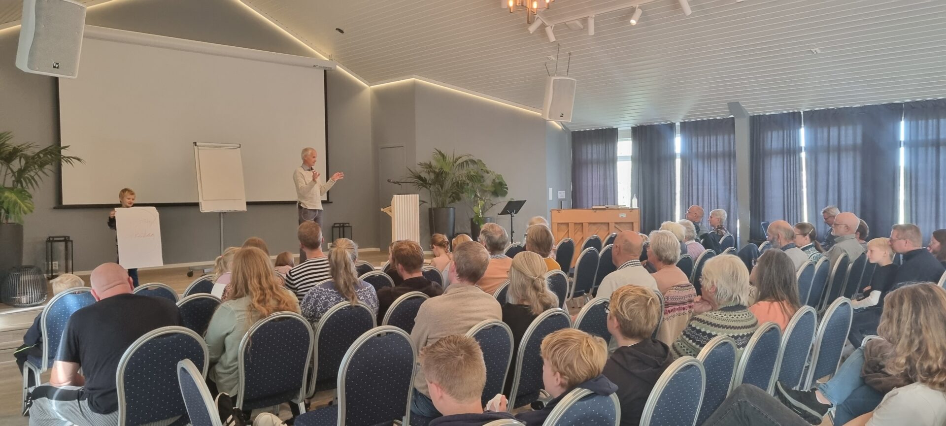 Morten taler på Strand