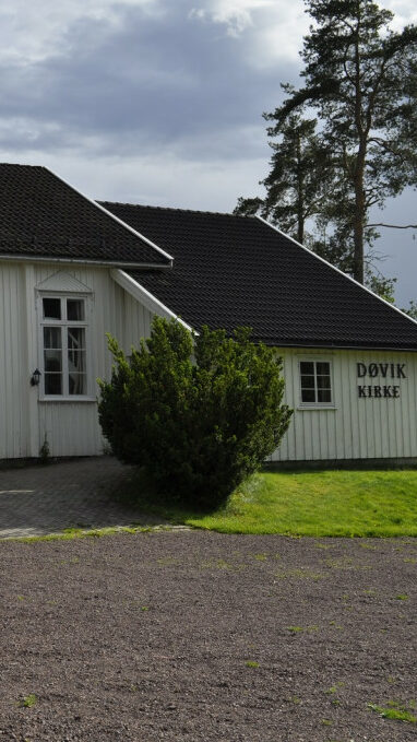 Dovik-kirke-1024x680-1-aspect-ratio-9-16