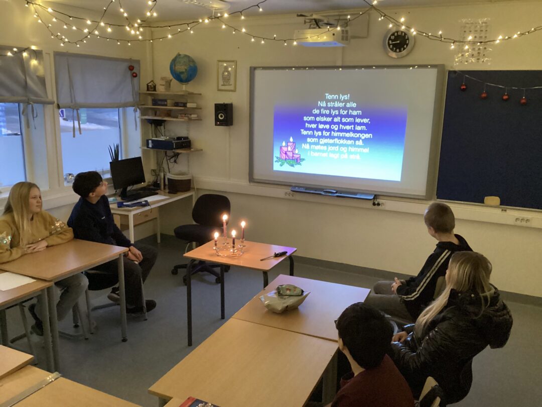 Advent i 8. klasse-rommet.