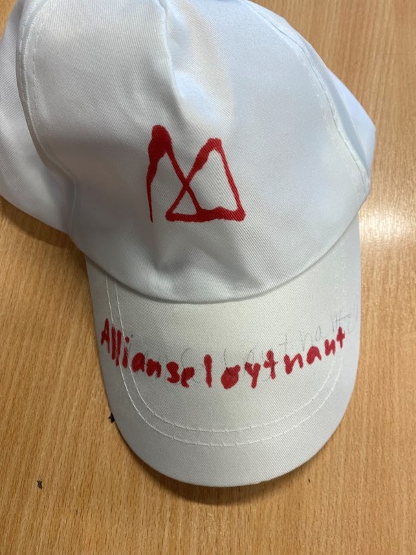 Bilde av caps for "allianseløytnant" i 7. klasse.