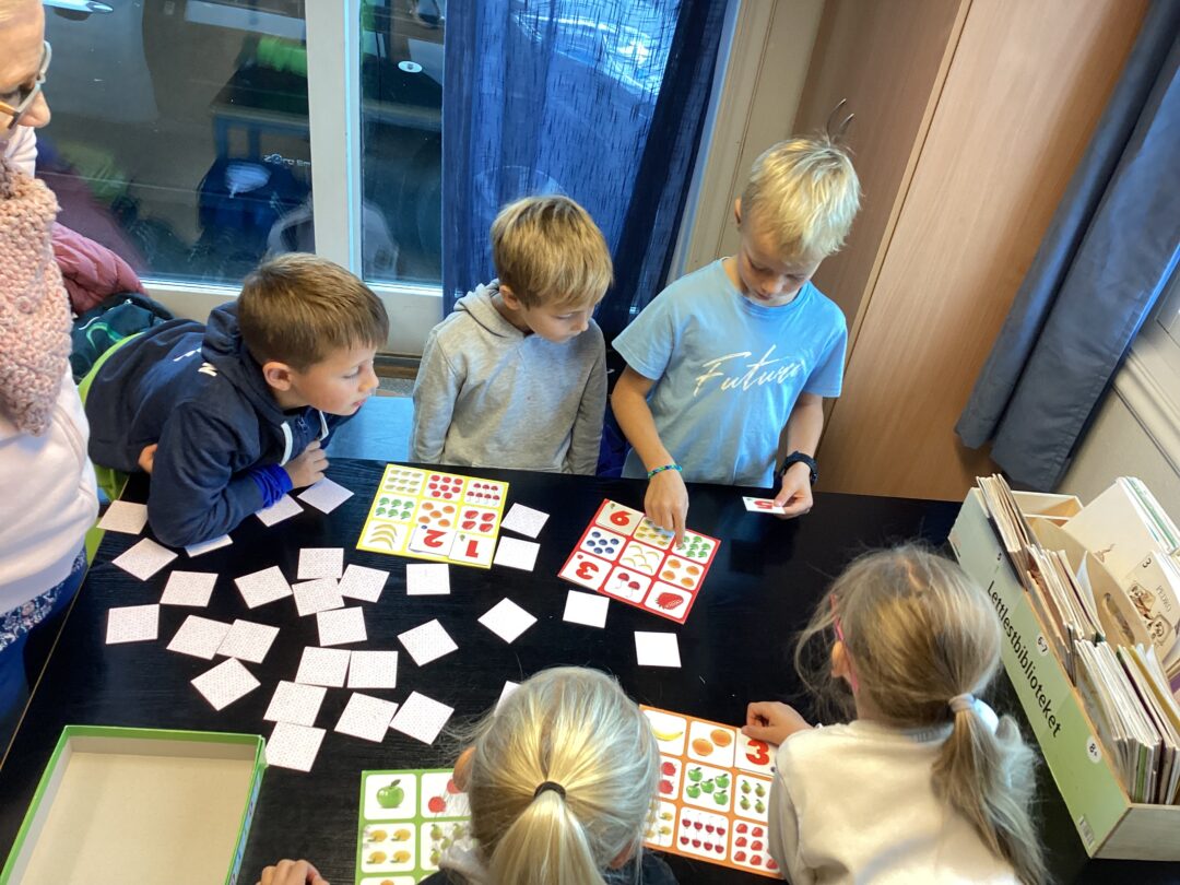 Bilde 4 av 1.-2. klasse i vennskapsuka.